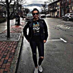 Meet your Posher, Ash